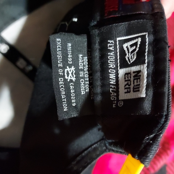 Limited Edition Pittsburgh Pirates Hat - Picture 2 of 3